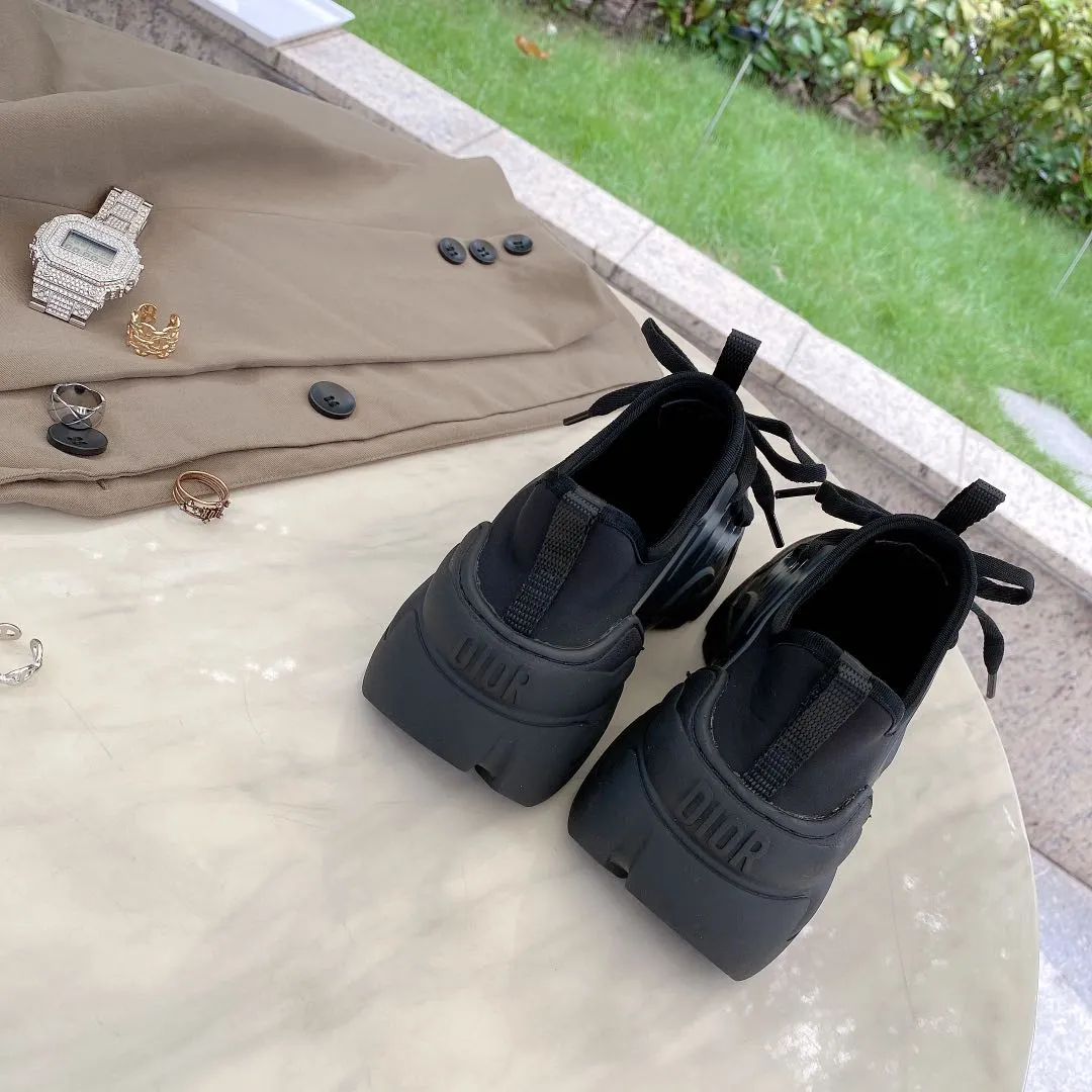 👟👟Ex-factory price 460 👟👟 Women’s Shoes Women’s Clothing DiorDior High-End Version Super Popular Dior Dad Shoes-Crusie “J’DIOR 2020ss The new product created at the first major show of Paris Fashion Week in spring "As long as you buy this noble elegance, it will be yours." The new series is inspired by Dior's chief designer to cleverly combine the webbing on the dress with elegance on the perfect shoe shape. Super classic and good-looking. The original last is the most perfect last shape. Customized original material: imported silk cowhide with soft original customized Lycra surface. The best fabric on the market. 1:1 molded original film combination. The inner cowhide feet are perfect! Sizes 35-41, welcome to compare with the real ones